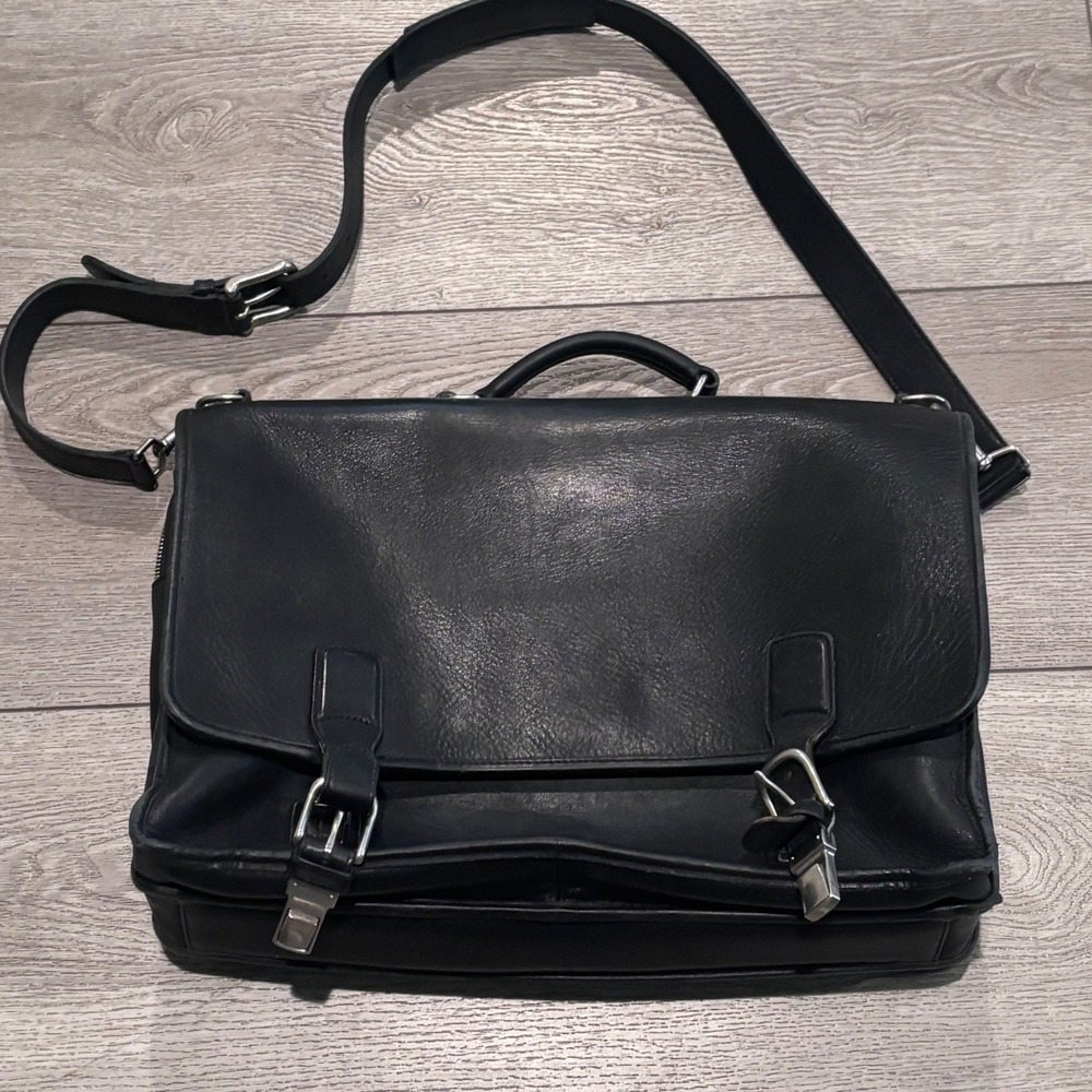 Coach Briefcase Black Leather Messenger Bag Laptop A1S-5310 Business
